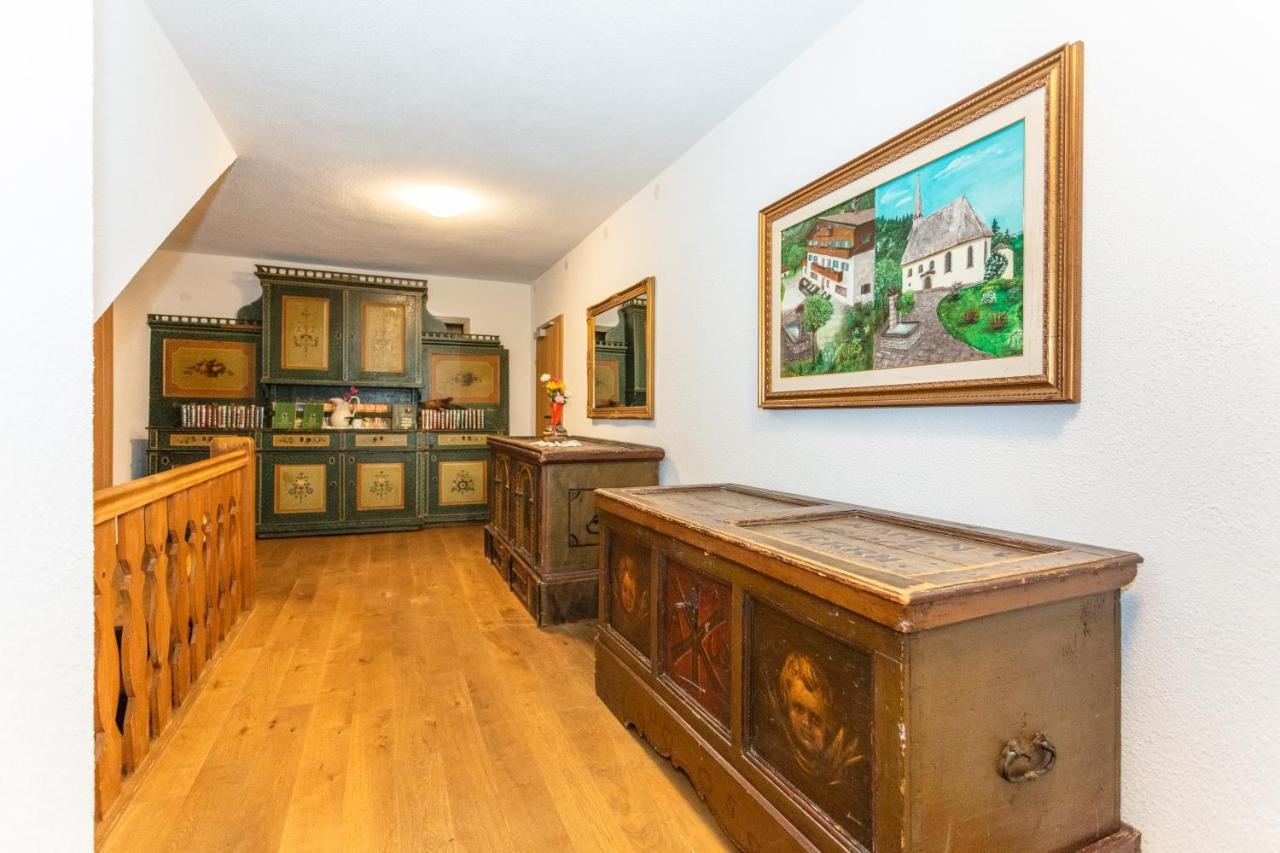 Gasthof St. Adolari Hotel Sankt Ulrich am Pillersee ภายนอก รูปภาพ