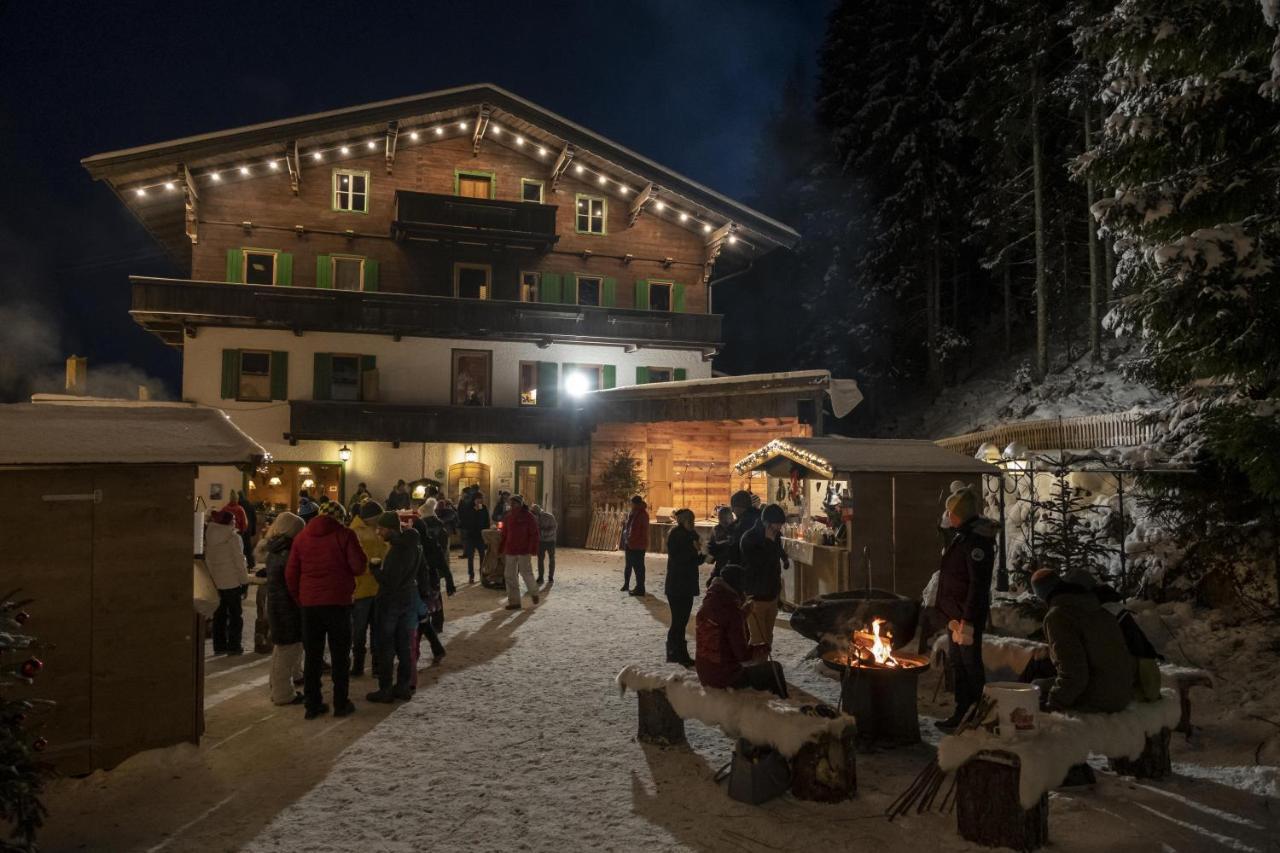 Gasthof St. Adolari Hotel Sankt Ulrich am Pillersee ภายนอก รูปภาพ