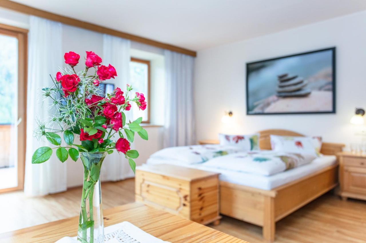 Gasthof St. Adolari Hotel Sankt Ulrich am Pillersee ภายนอก รูปภาพ
