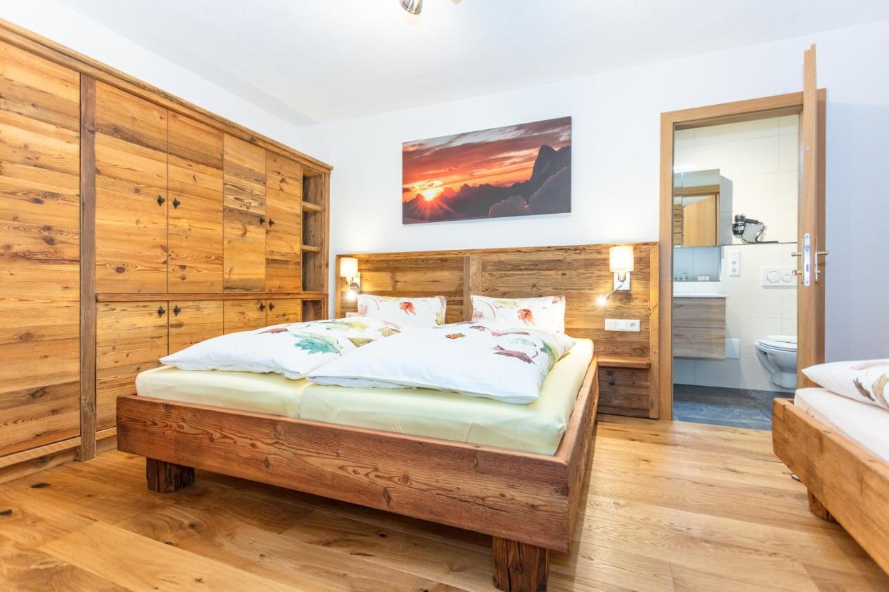 Gasthof St. Adolari Hotel Sankt Ulrich am Pillersee ภายนอก รูปภาพ