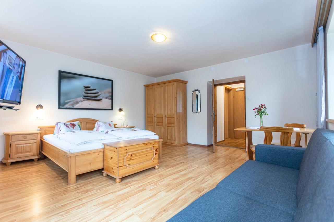Gasthof St. Adolari Hotel Sankt Ulrich am Pillersee ภายนอก รูปภาพ