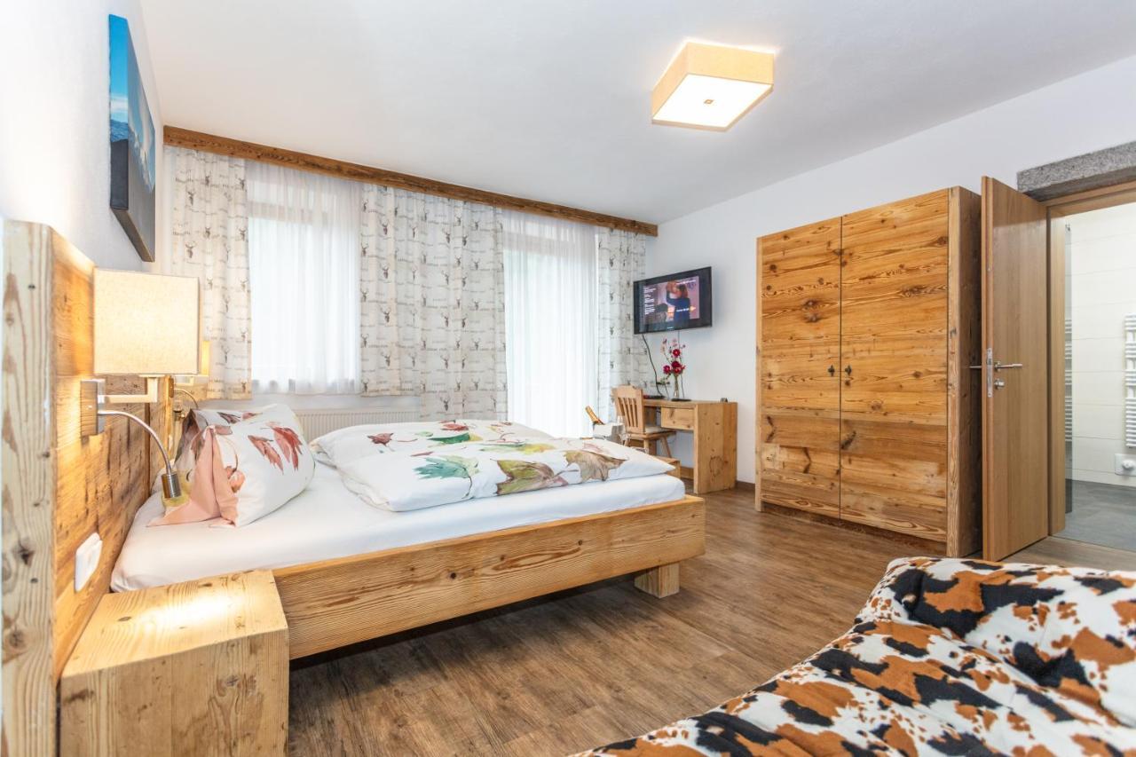 Gasthof St. Adolari Hotel Sankt Ulrich am Pillersee ภายนอก รูปภาพ