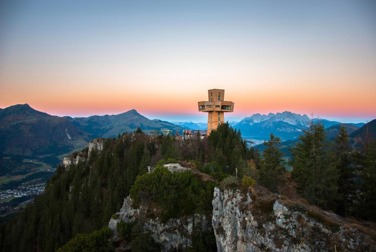 Gasthof St. Adolari Hotel Sankt Ulrich am Pillersee ภายนอก รูปภาพ