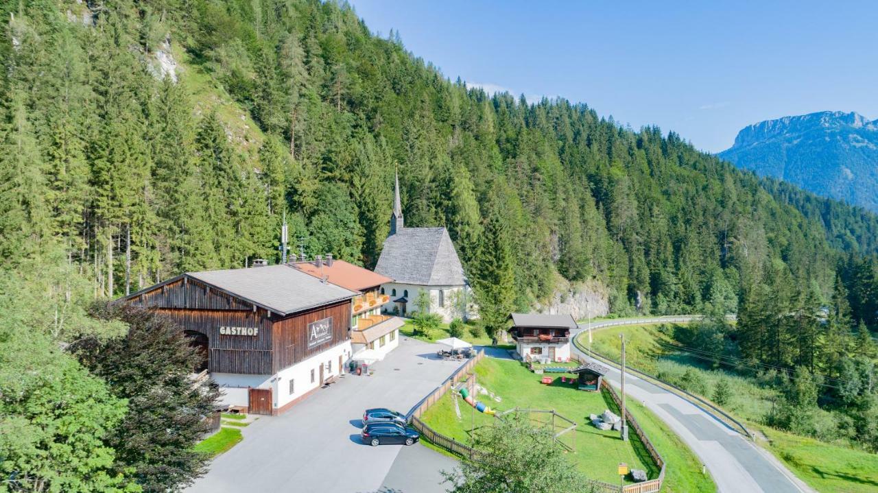 Gasthof St. Adolari Hotel Sankt Ulrich am Pillersee ภายนอก รูปภาพ