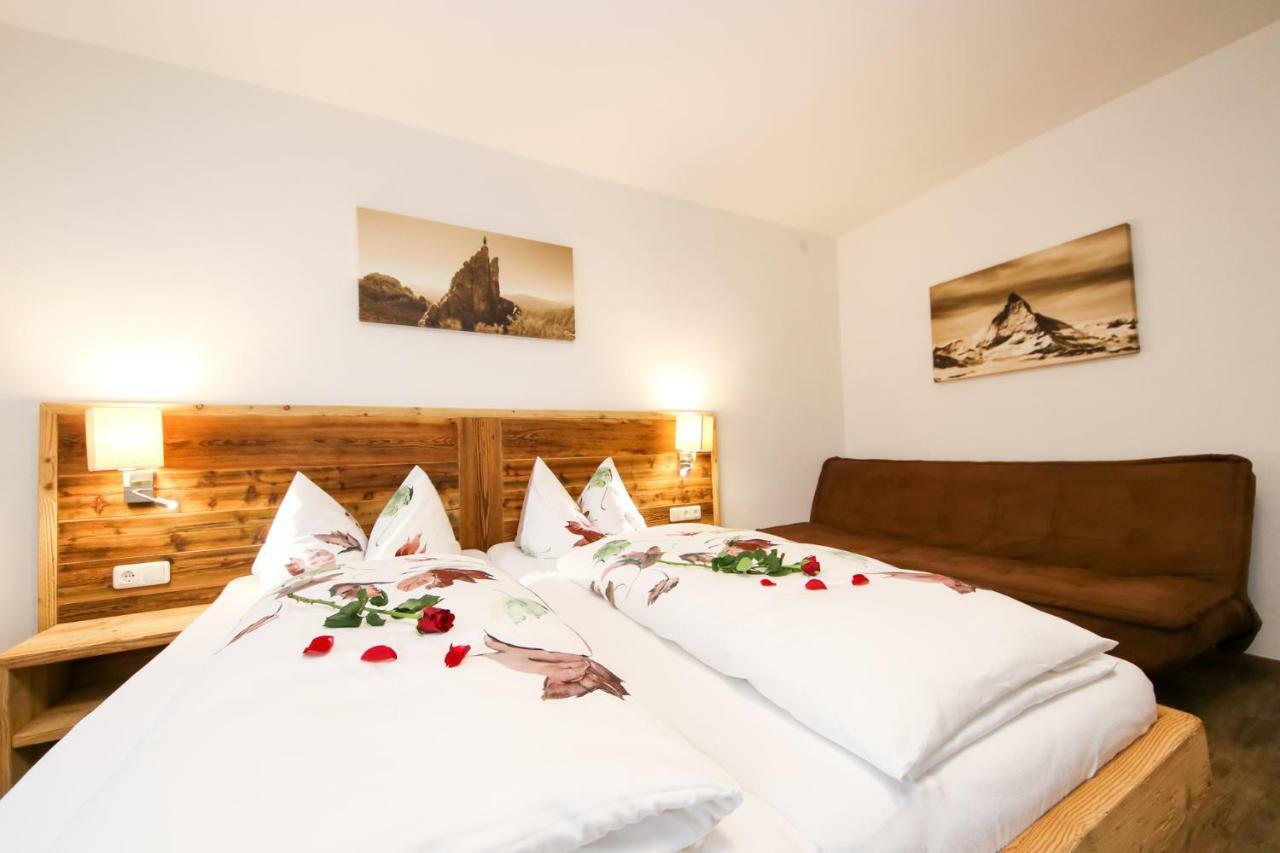 Gasthof St. Adolari Hotel Sankt Ulrich am Pillersee ภายนอก รูปภาพ