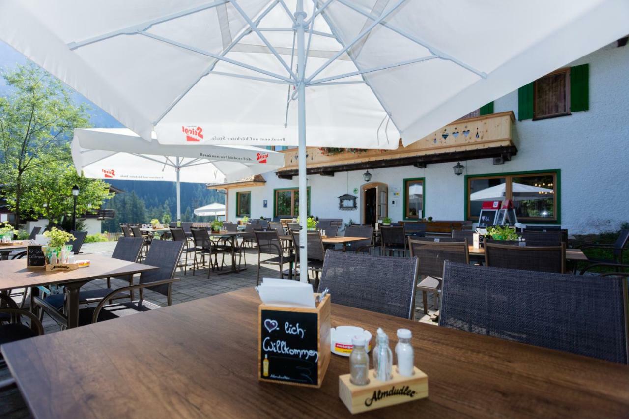 Gasthof St. Adolari Hotel Sankt Ulrich am Pillersee ภายนอก รูปภาพ