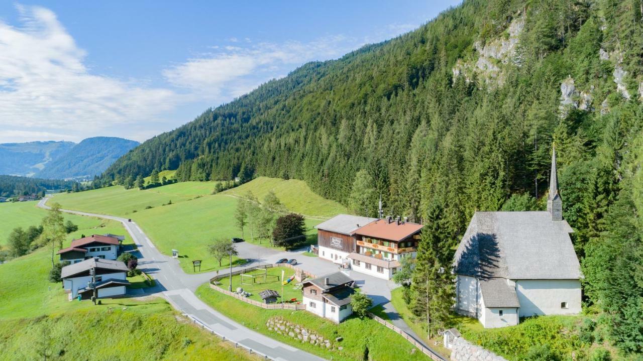 Gasthof St. Adolari Hotel Sankt Ulrich am Pillersee ภายนอก รูปภาพ